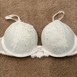 Victoria’s Secret 32D I Do Bridal Lace angels bra